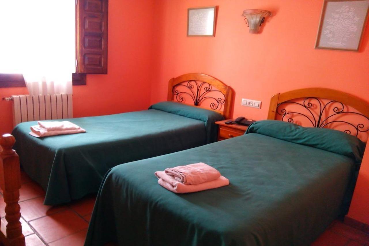 Hostal Venta Liara Allepuz 外观 照片